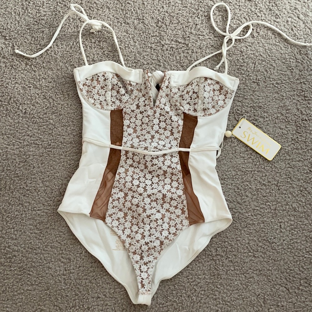 For love and lemons swimsuit BNWT